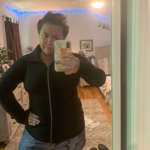 LULULEMON BLACK ZIP UP JACKET